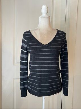 Smartwool V-Neck Striped Women's Sweater - Black & Gray merino wool blend Sz XS